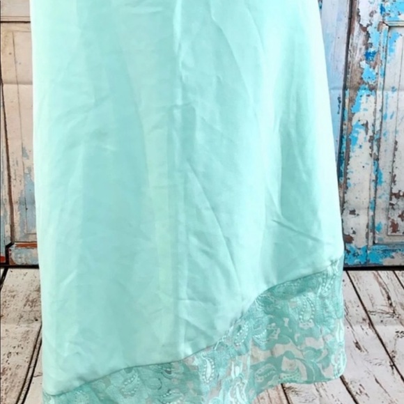 Lane Bryant v-neck lace dress - Picture 3 of 4